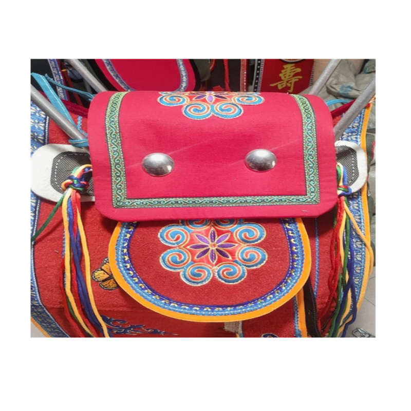 The national characteristic riding tools riding camel saddle, tourist attractions, camera tourists saddline camel, saddling saddling