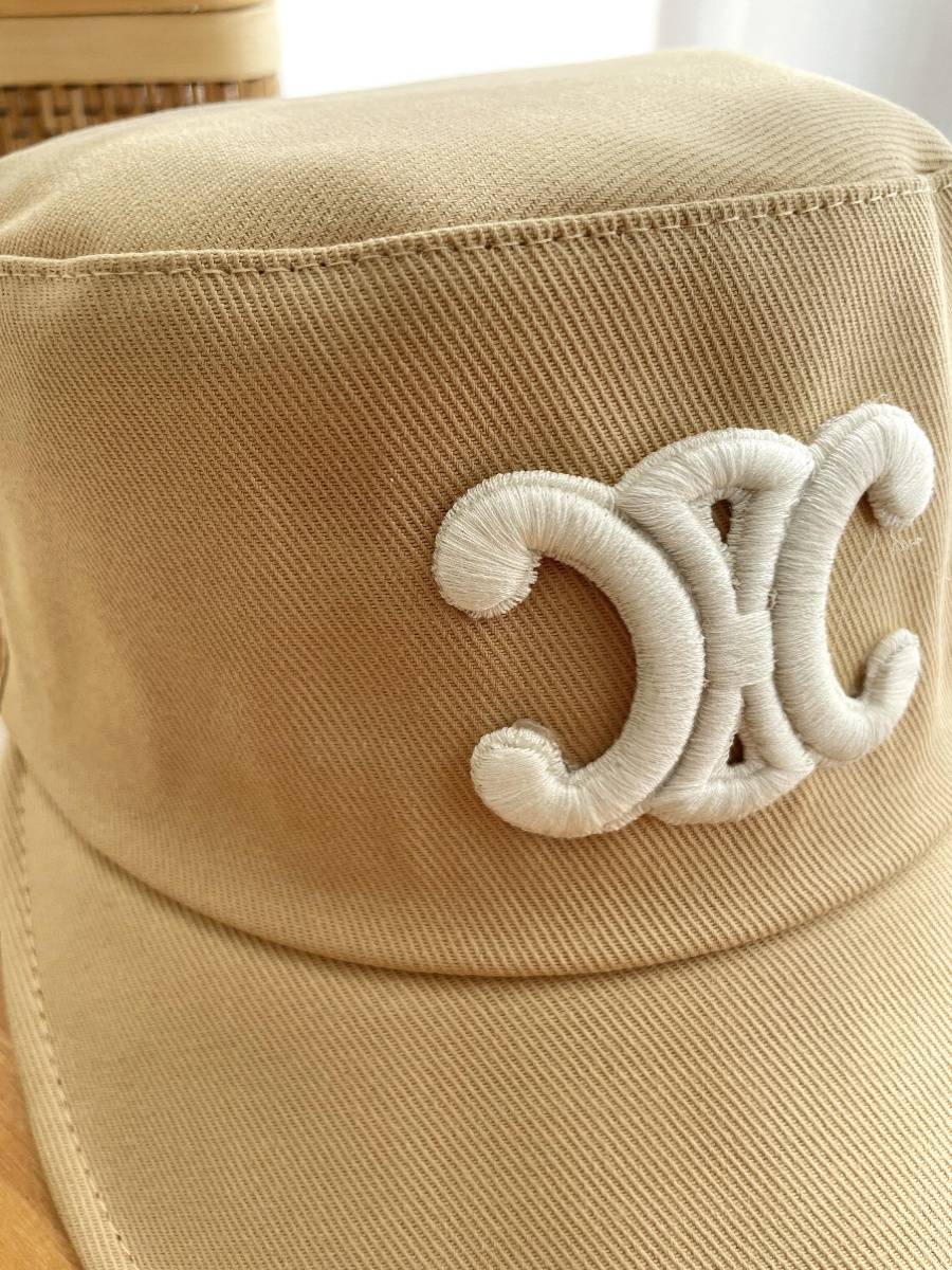 New Little Fragrance Arc de Triomphe Men's Women's Women's Women's Full Duck Tongue Hats Face Face Little Width Bar Equestrian Hat Tide