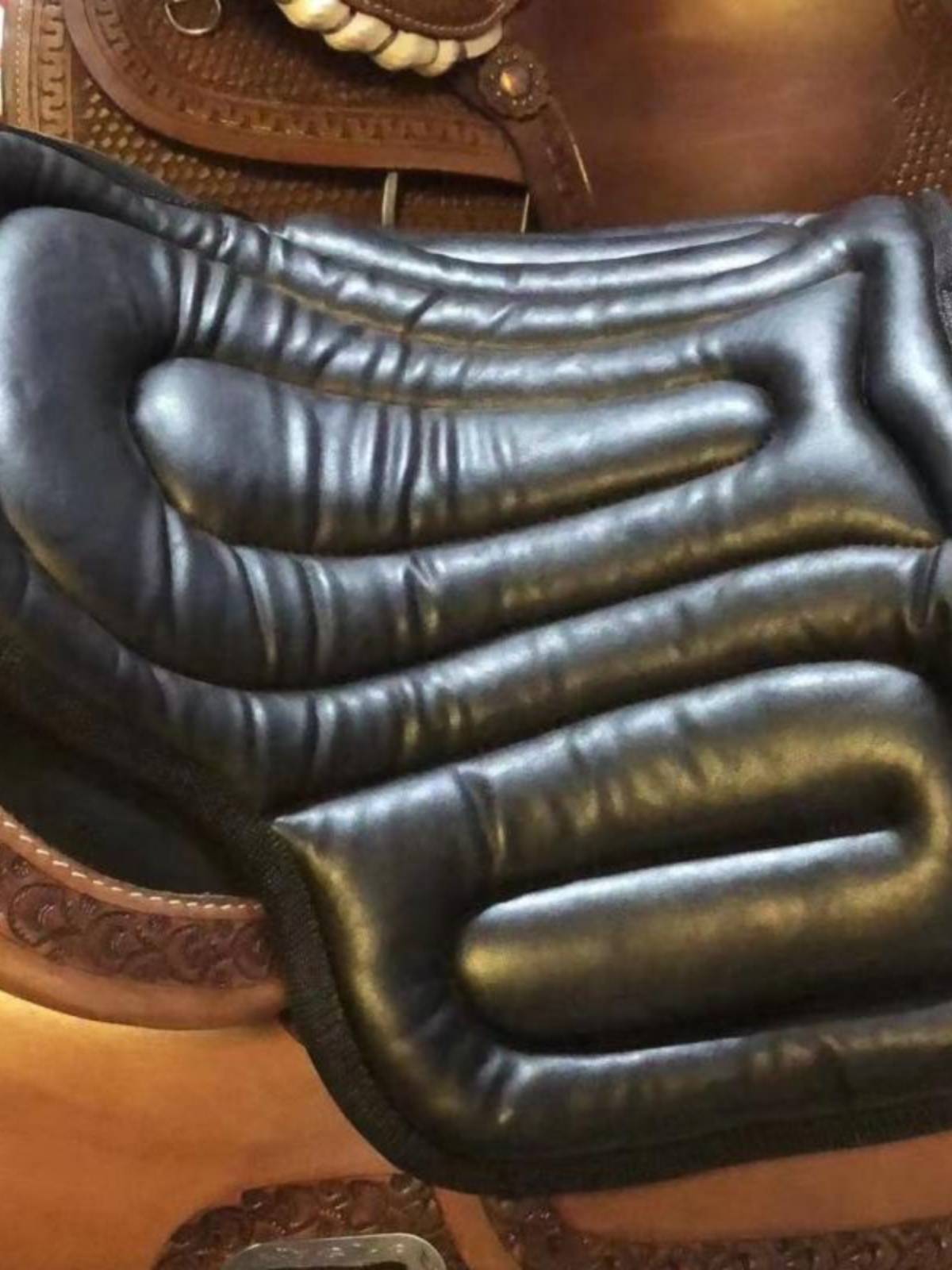 New product 2024 saddle cushion redundant shock pad Haojue Suzuki motorcycle seat cushion western saddle thick cushion horses horses