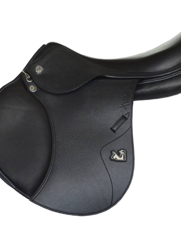 Italian Prestige X -Perience series of saddle -man horses and horses.