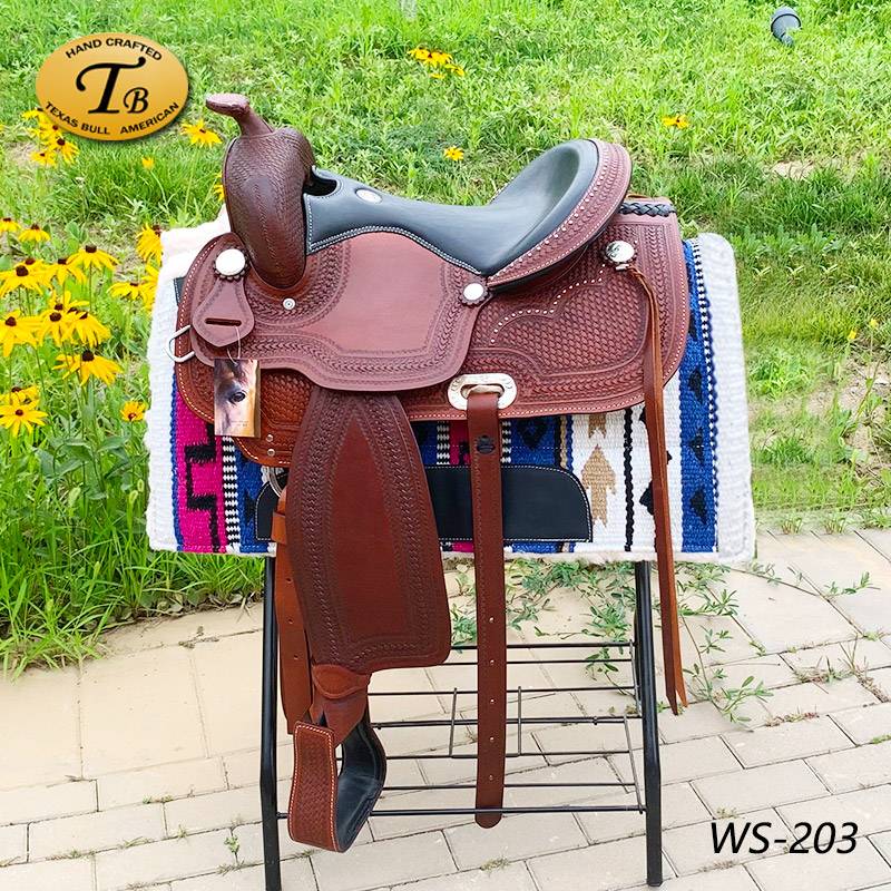 Soft and comfortable western saddle handmade carvings ride on a saddle outdoor outdoor outdoor ride horse riding supplies