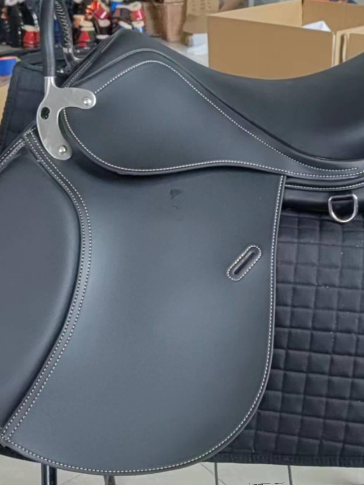 A FULL SET OF HAND-CARVED SADDLES ARE TAUGHT USING A TOURIST SADDLES GP SADDLE