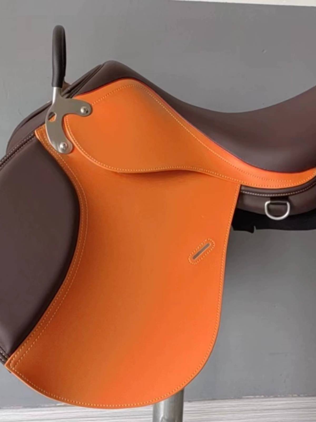 Colored naked saddles