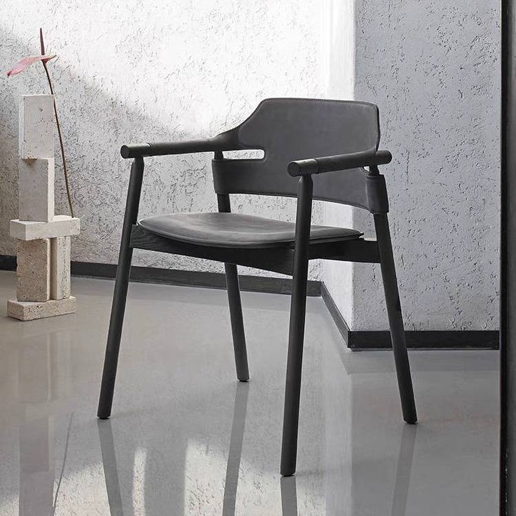Italian minimalist home uses saddle leather solid wood dining chair desk chair, hotel dining room armrest back dining chair art single chair