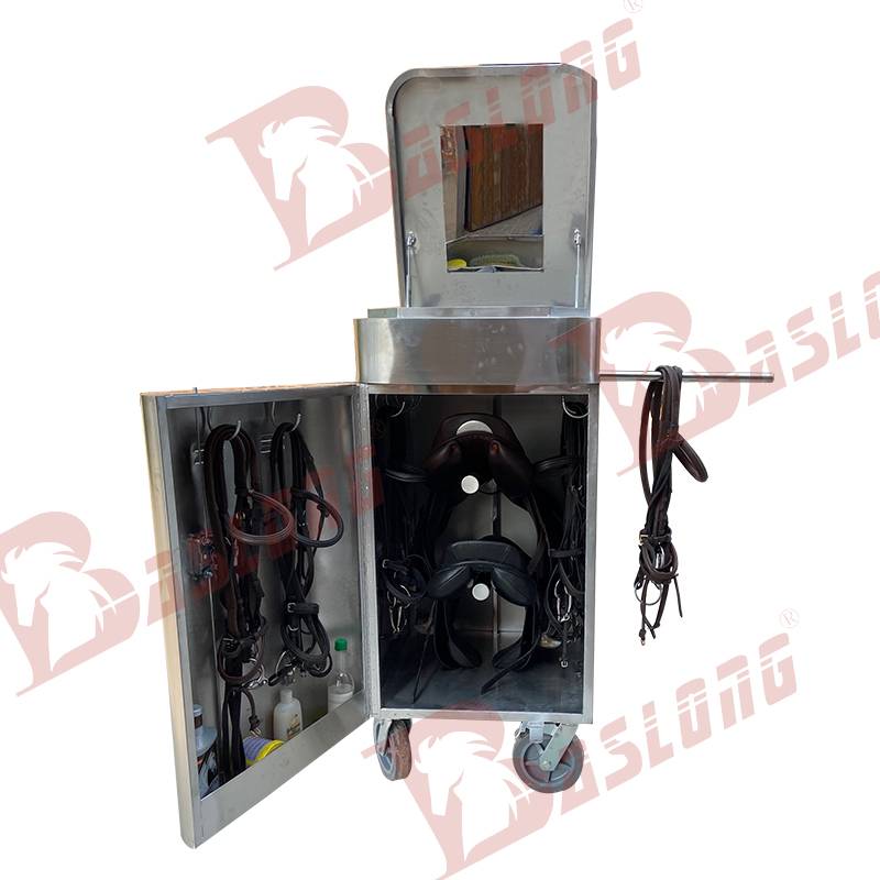 A saddle box, a metal saddle box, a mobile kit, a professional knight's saddle box, a horse's kit