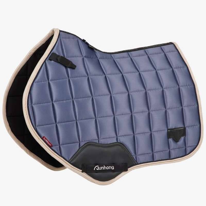Traded grafts for the grinding and protection of saddled horses and saddled horses