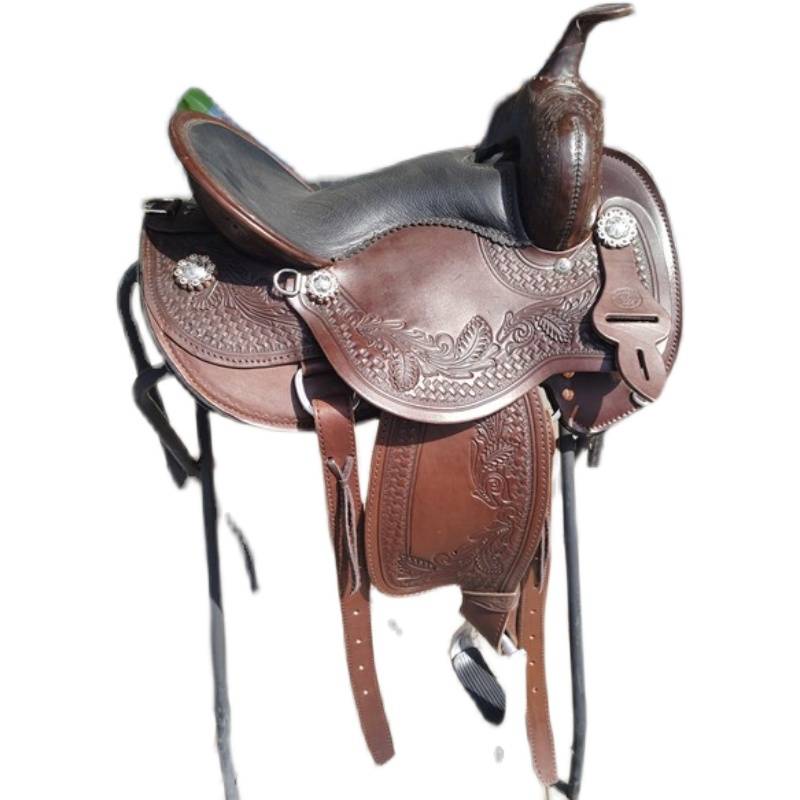 The knight's soft and comfy west saddled hand-carved cycling in the field of the saddle