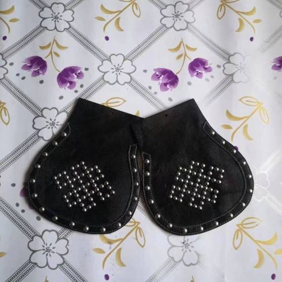 Pure black bubble nails, little tremor