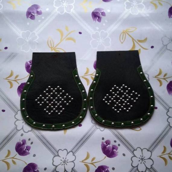 Pure cow, black and green, shiver