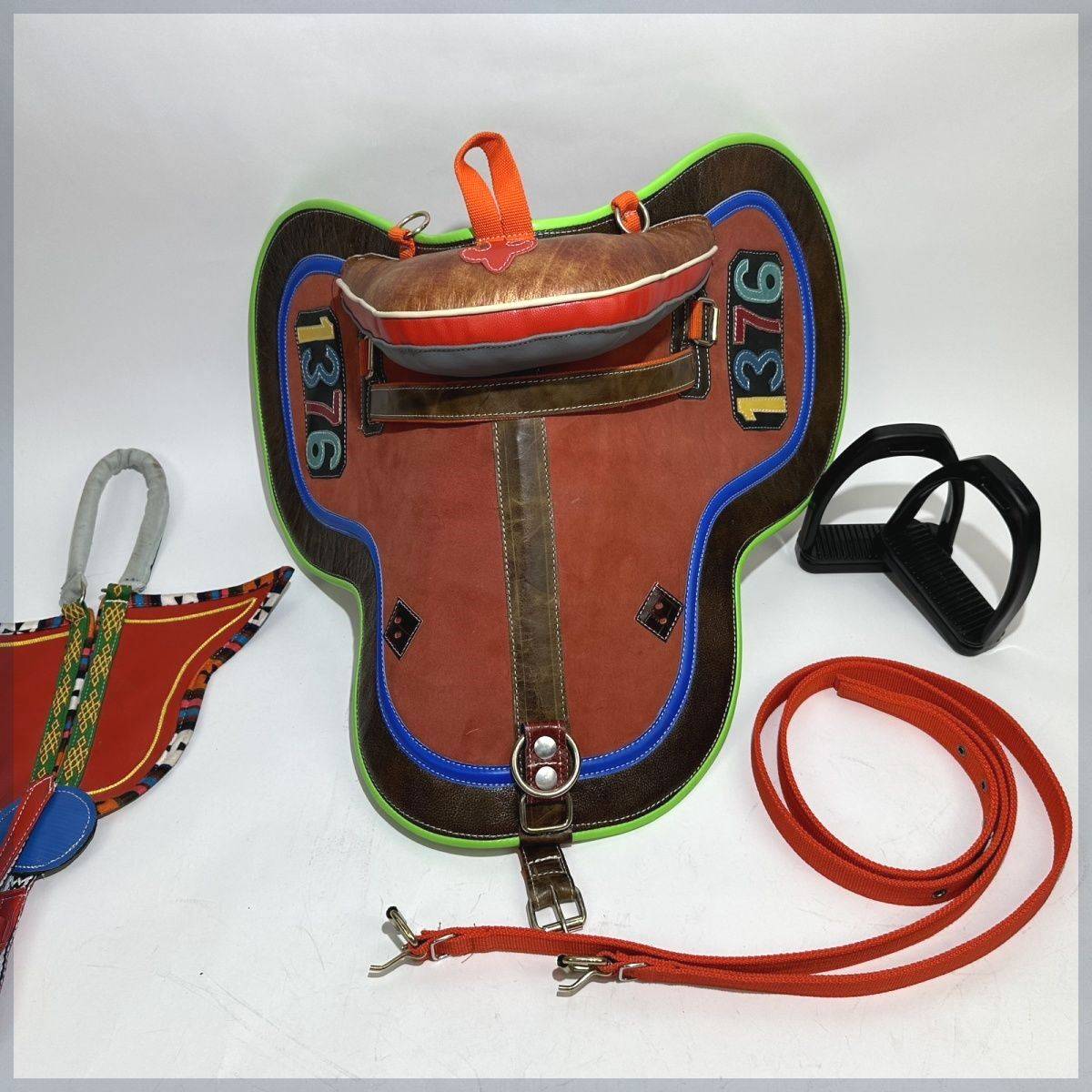 Convenient boneless saddle Tibetan new pure cowhide 1376 boutique Tibetan style with horse saddle -up horse artworks full set