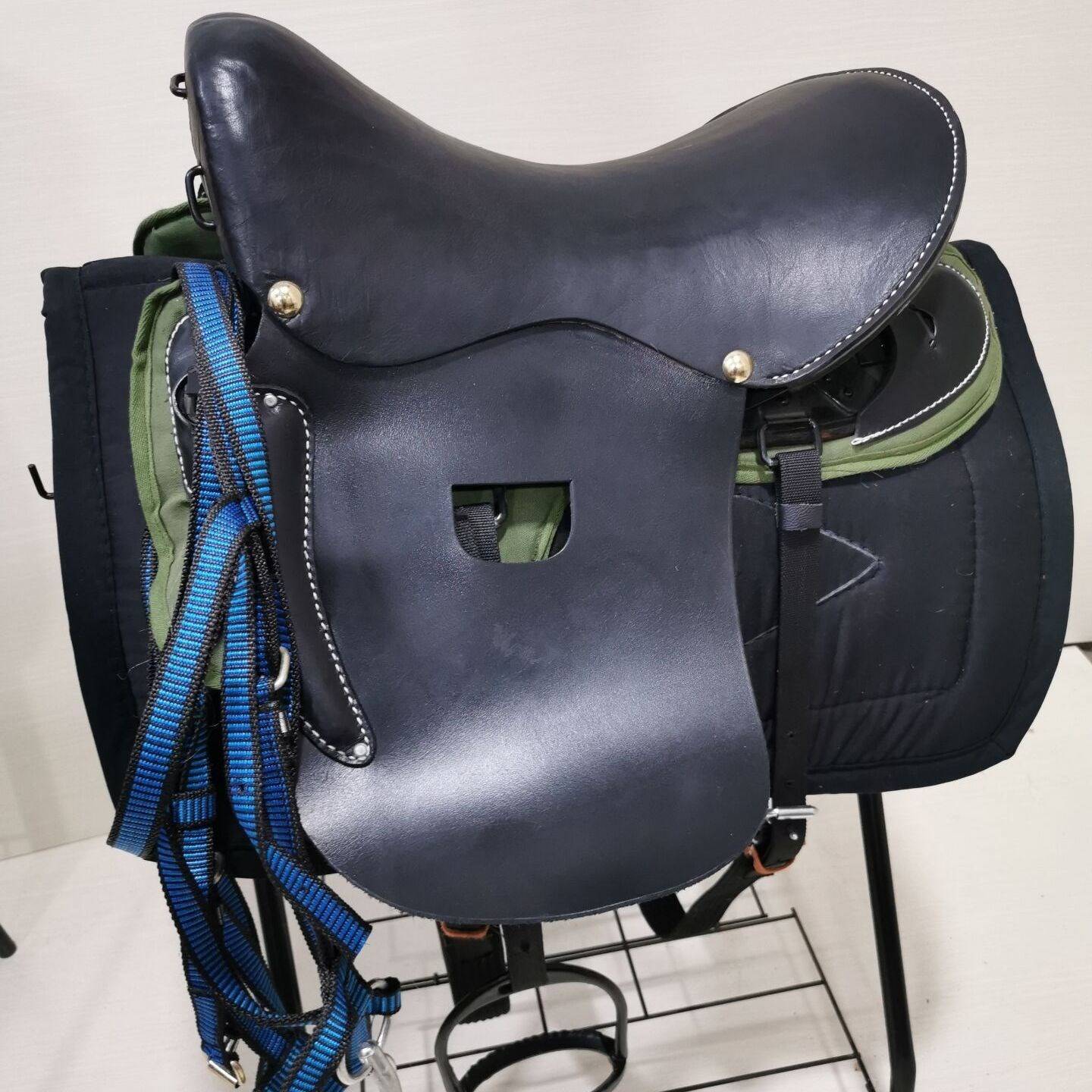 Black Pure Bullskin Three-Face Saddle + Black Line