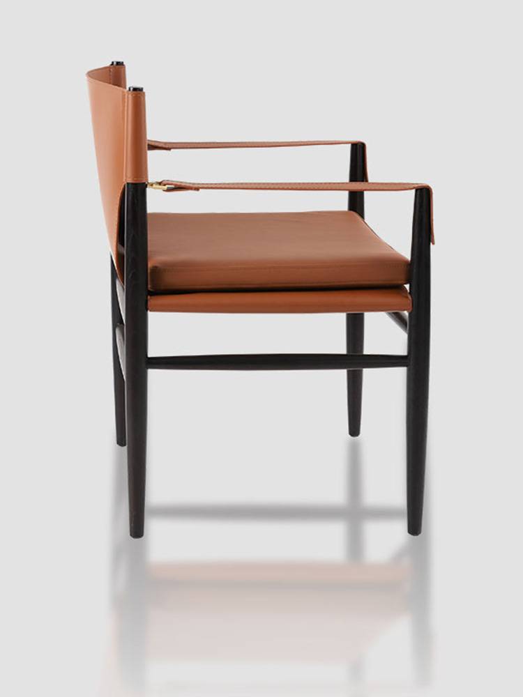 Nordic light luxury designer dining chair high -level sense of silence, minimalist, high -end black walnut solid wood saddle chair