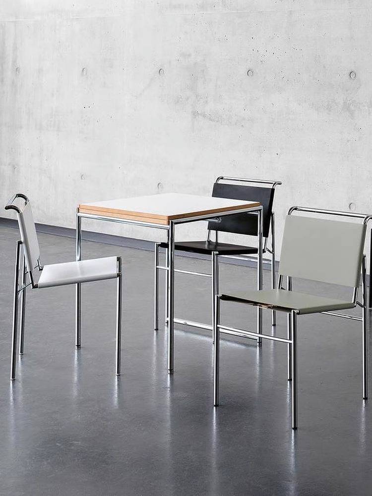 Nordic Middle -aged Advanced Dining Chair Stainless Steel Net Red INS Wind Simple Discussion Chair Light Luxury Saded Surgery Makeup Stool