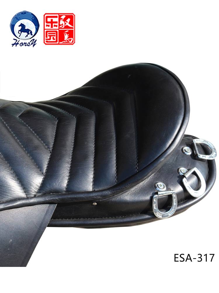 Imported horsebacks, durable saddles, outdoor saddles, eight sets of accessories