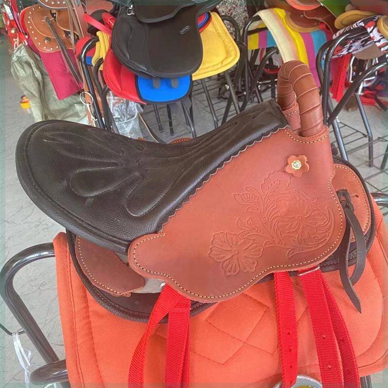 New short saddle pure cowhide carved flower saddle Sherland dwarf horse dwarf saddle small saddle manufacturer