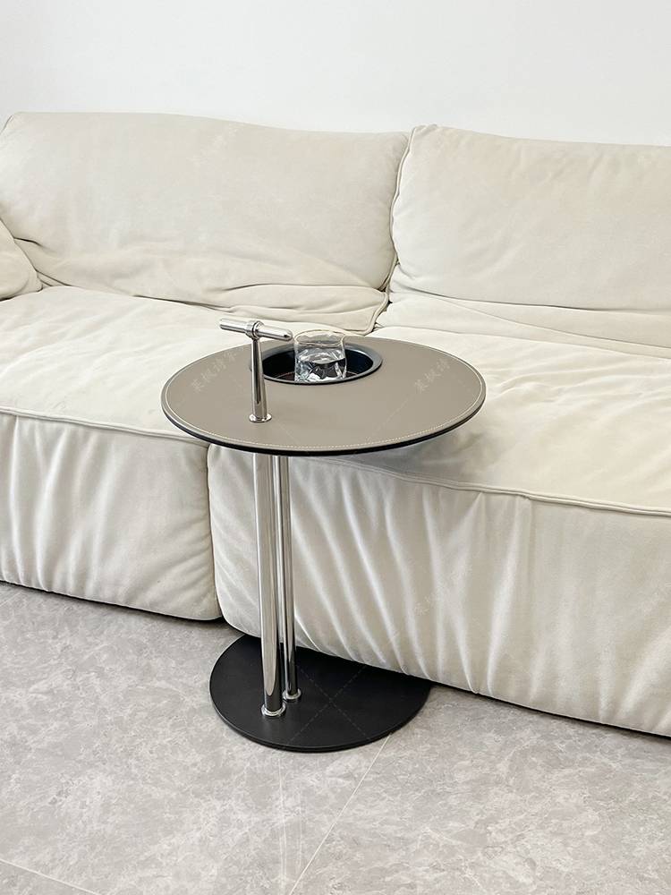 The saddle-skin tea mix is very simple, with stainless steel-like creative furniture on the sides of a circle