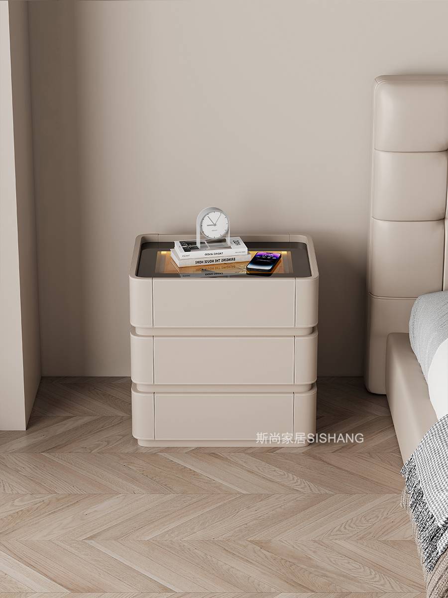 The saddle-covered bedside with a smart header with a light on the main bedside cabinet with a light luxurious high-level locker with a 50-kilometer three-barrel