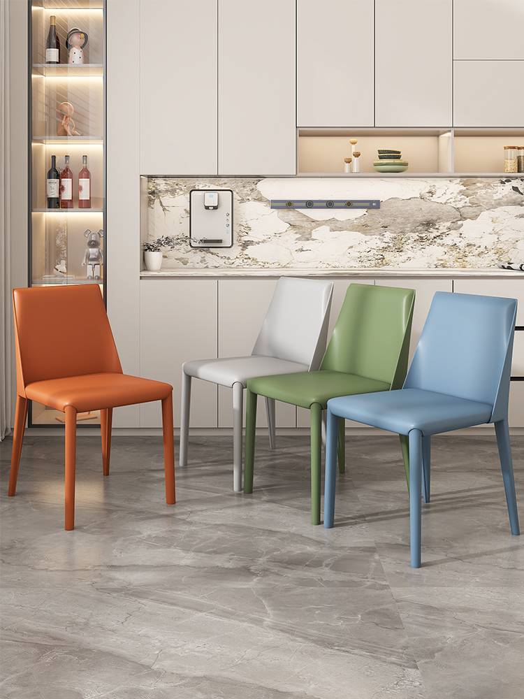 The saddle-skin-seat home uses a modern, simple, simplistic Nordic, simplistic chair, hotel industrial windstool