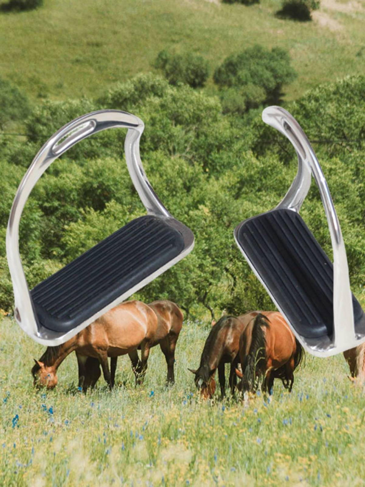 Stainless steel metal horse kicking rubber horse kicking British saddle horse riding horse horses horses horses products race horse kick