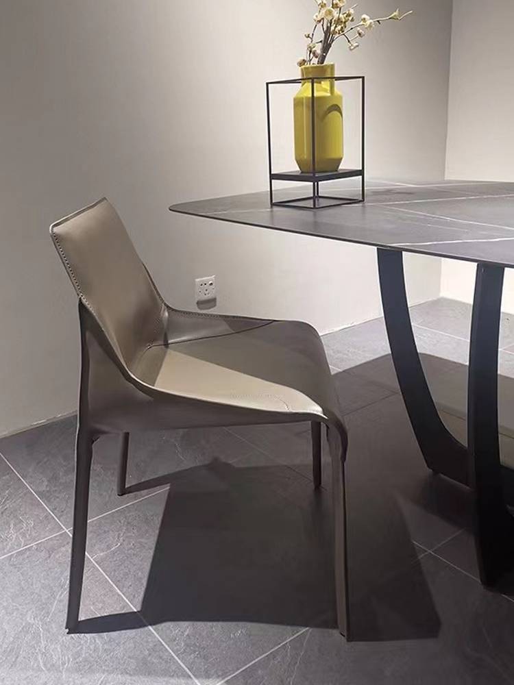 Italian saddle leather dining chair light luxury saddle chair designer model room high -end leather chair hotel club negotiation chair