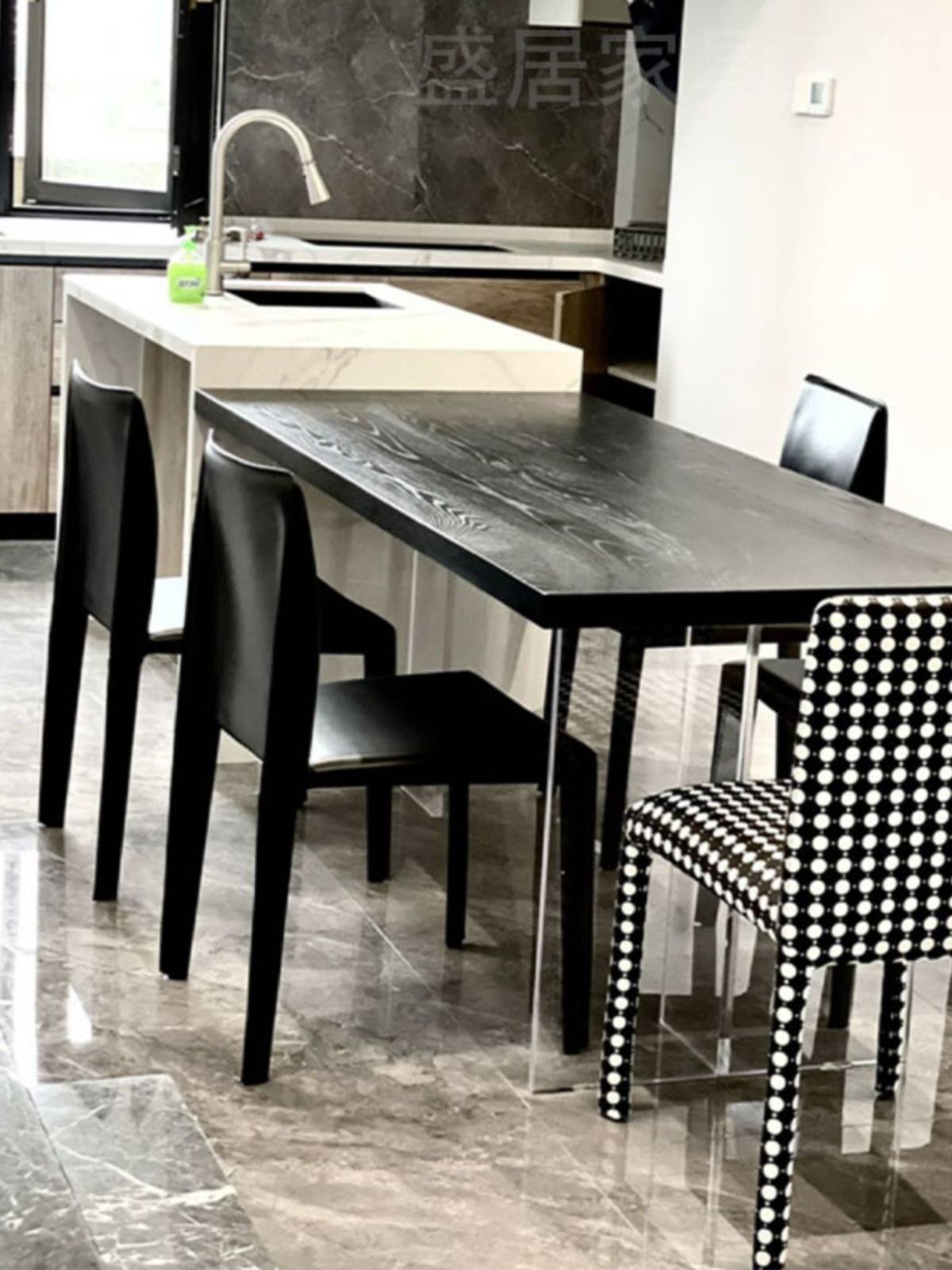2024 new wave dot chair black and white chair high -end chair modern minimalist design sense saddle dining table and chair