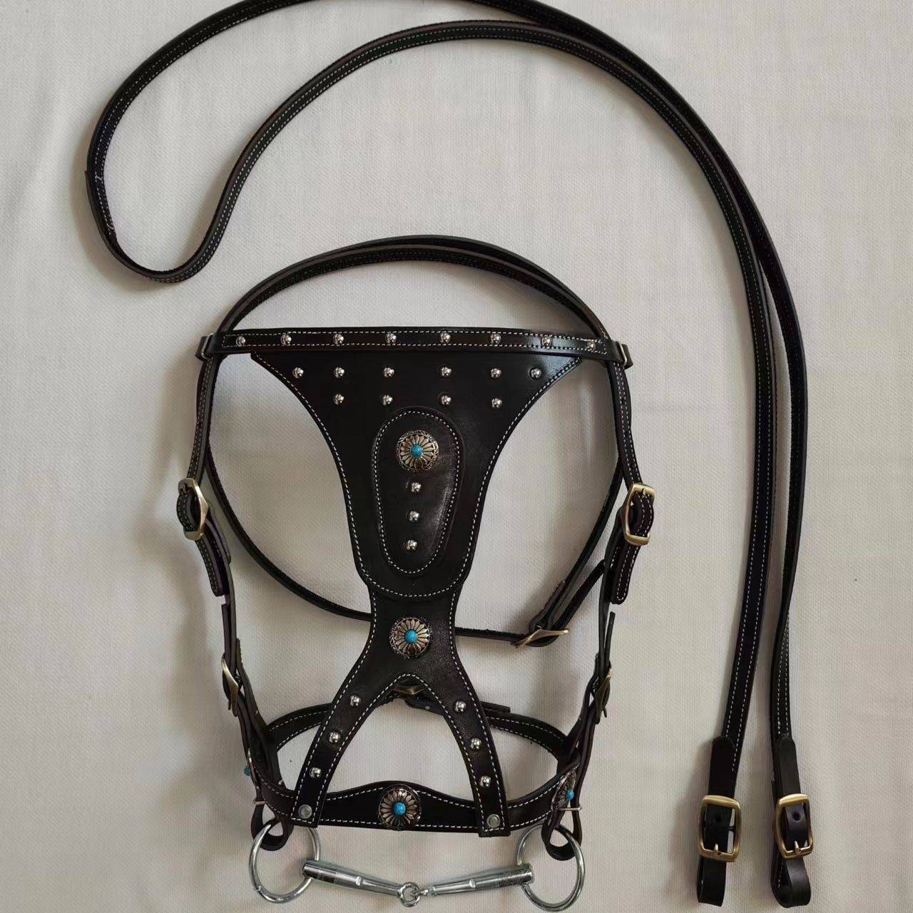 The horse's head is a oxen-skin-skin-skin-skin-skin-steal-steal-steal-steal-steal-steal-steal-steal-steal-steal-steal-steal-steal-steal-steal-steal