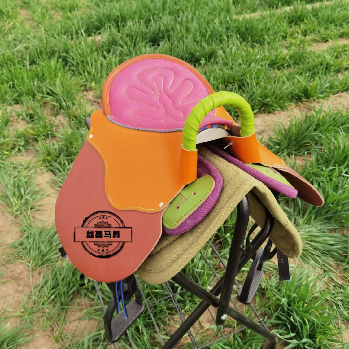 The saddle's full, the saddle's utensils, the new cow's-skin-a-dumper's saddle, the horse's horse's supplies, the mail