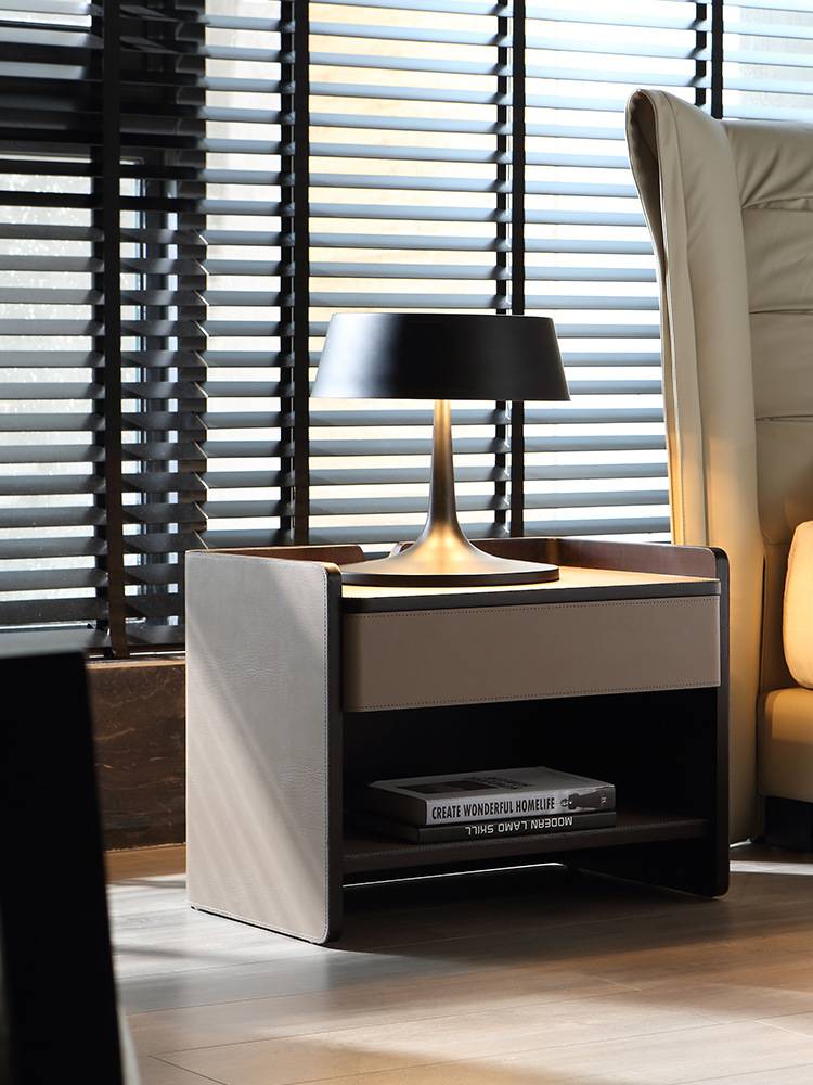 Essence minimalist bedside cabinet saddling leather bedroom storage storage high -end silent wind pretend design master bedside cabinet
