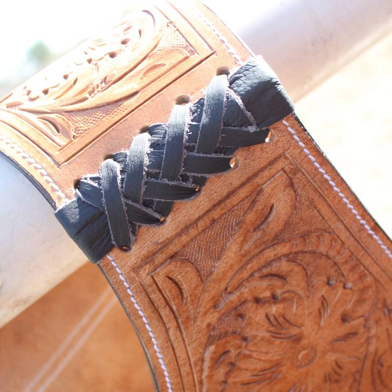 A horse-skin on a saddle bag, a knight with eight feet of horse gear
