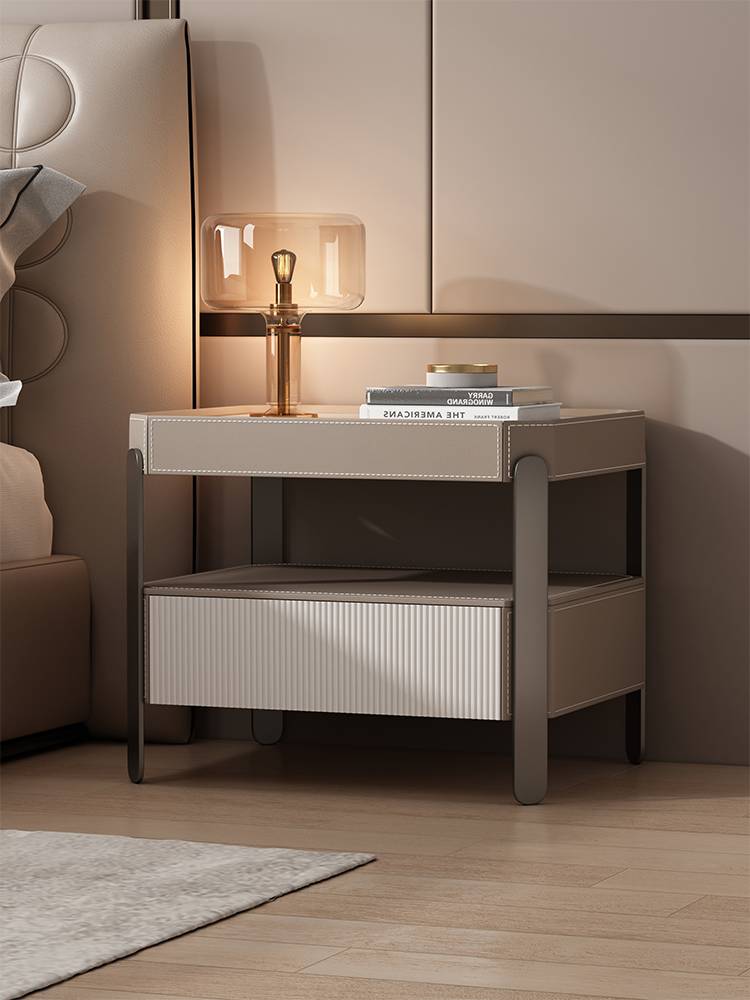 Italian 2024 new saddle leather rock board solid wood bedside cabinet simple modern mini creative high -end small storage cabinet