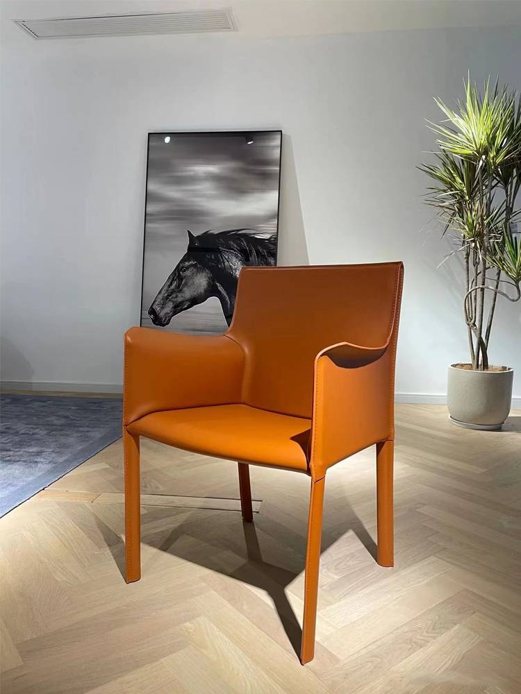 Nordic saddle leather dining chair home light luxury high -end leisure chair Modern minimalist tables and chairs Italian comfortable chair