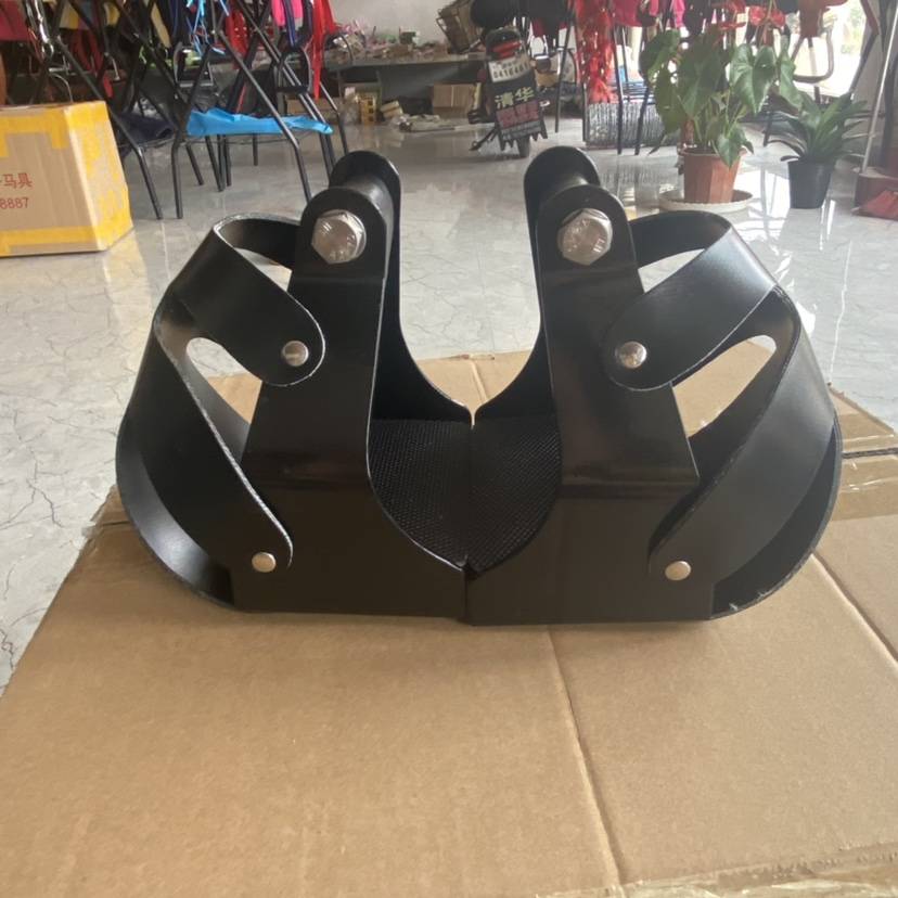 The horse's feet are safe