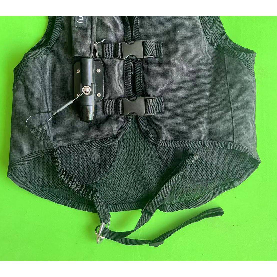 The new equestrian inflatable armor airbag connector connecting rope trigger rope stimulates the saddle connection pull rope spring rope