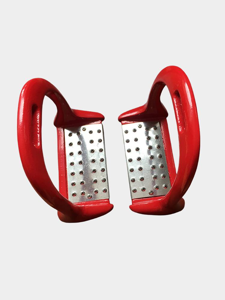 The horse's feet are safe with the horse's saddles and the horse's feet