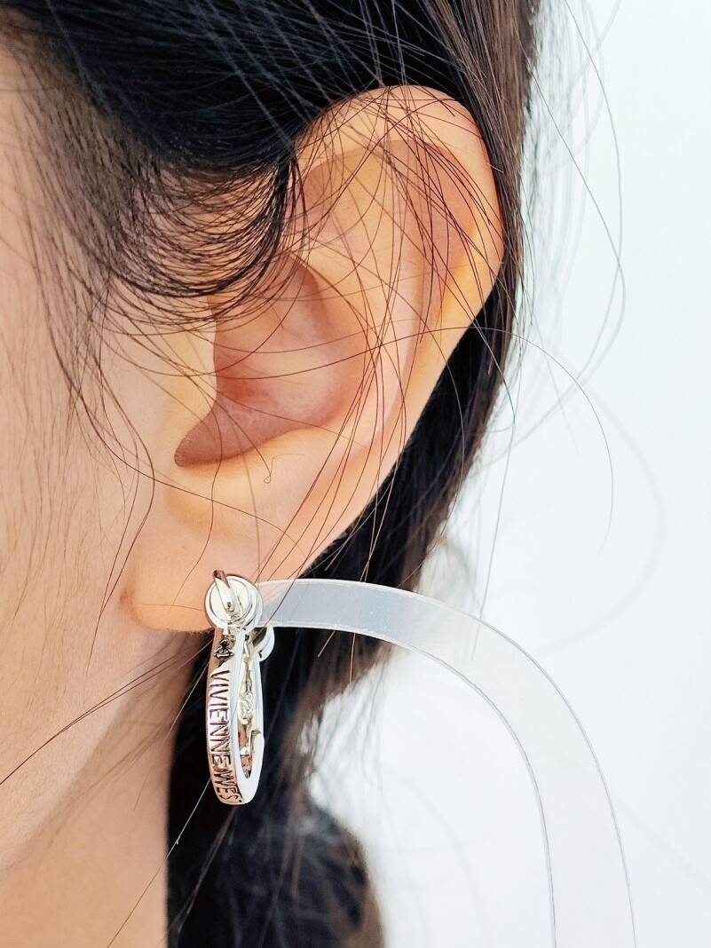SILVER, BLACK, U-SHOE-FOOTED, SATURN'S EAR NAIL -- A8334 RED STAR