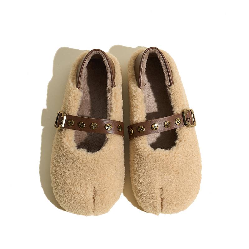 Step Forest "Cream Hazelnut" divided into toe pork trotters net red flat bottom, Mary Zhen rivet with velvet hair shoe women