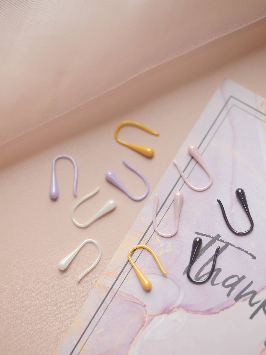 Colored ceramic ear -pierced earrings, water droplets, U -shaped earrings Sleeping biological porcelain ear sticks simple and sweet all -porcelain