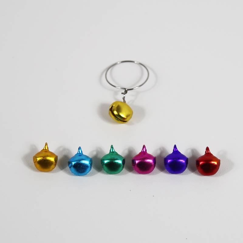 The parrot's wrinkled collars of stainless steel collar bells are the only thing that's special to a bird