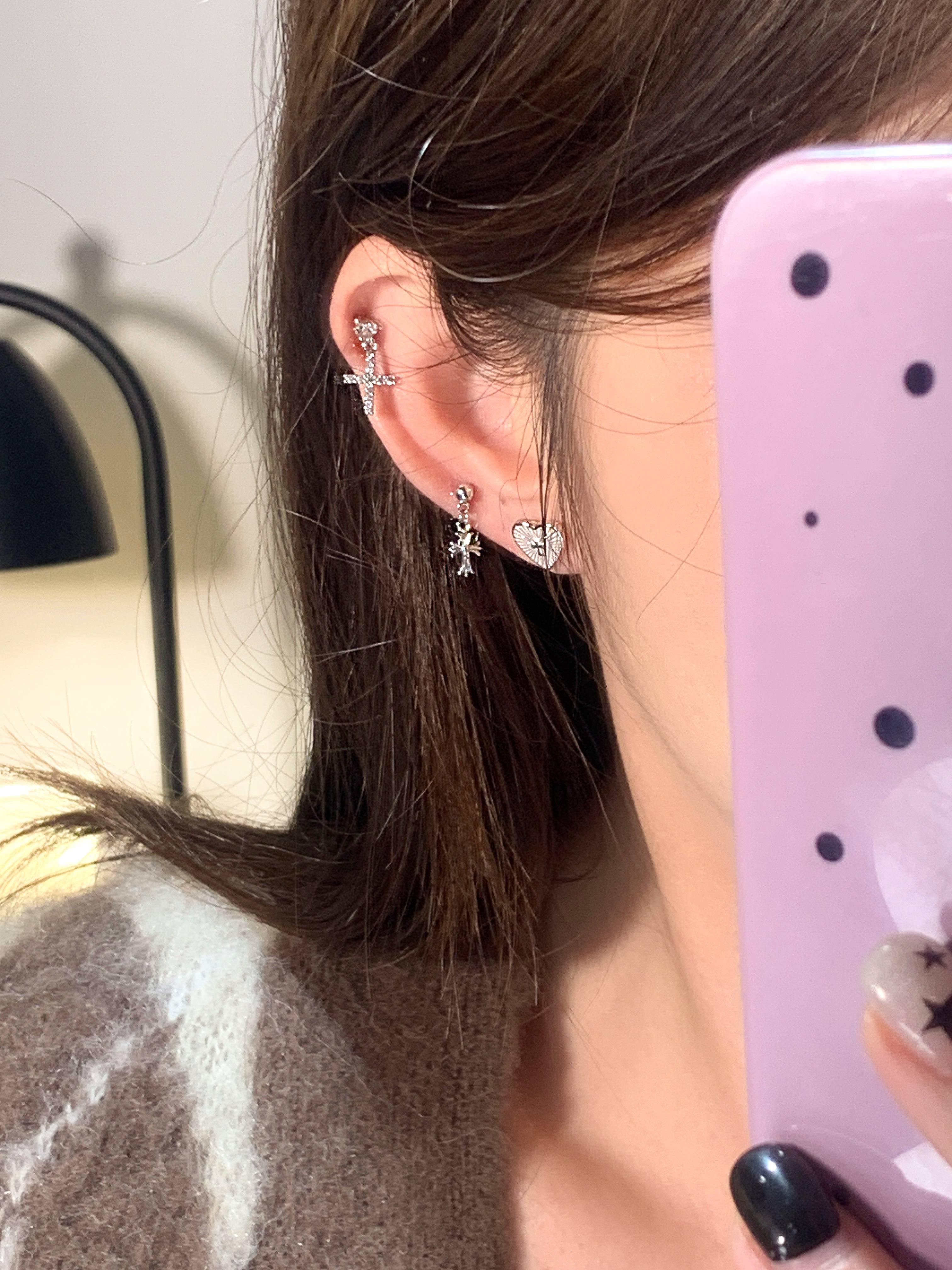 Dudu couple's unique cross shelf velvet earrings female doctoral titanium cochlea nails to prevent allergic ears and ear bone ring