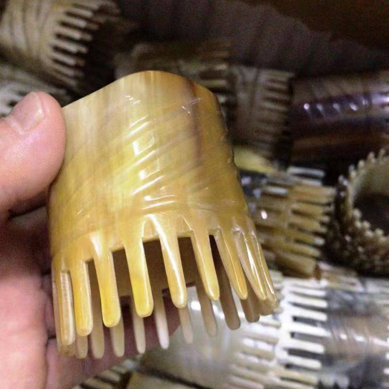 Cow horn massage comb