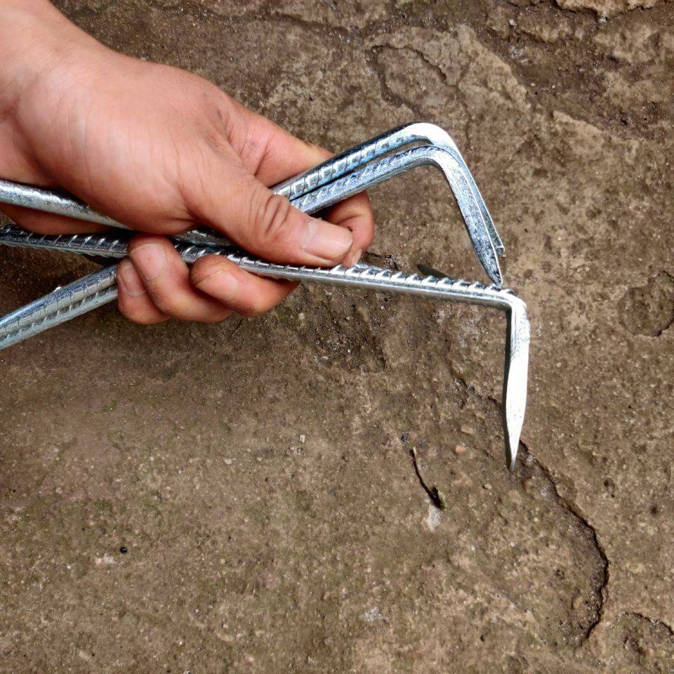 He's been working on a round-tangled pony nails and a hand-held pedal