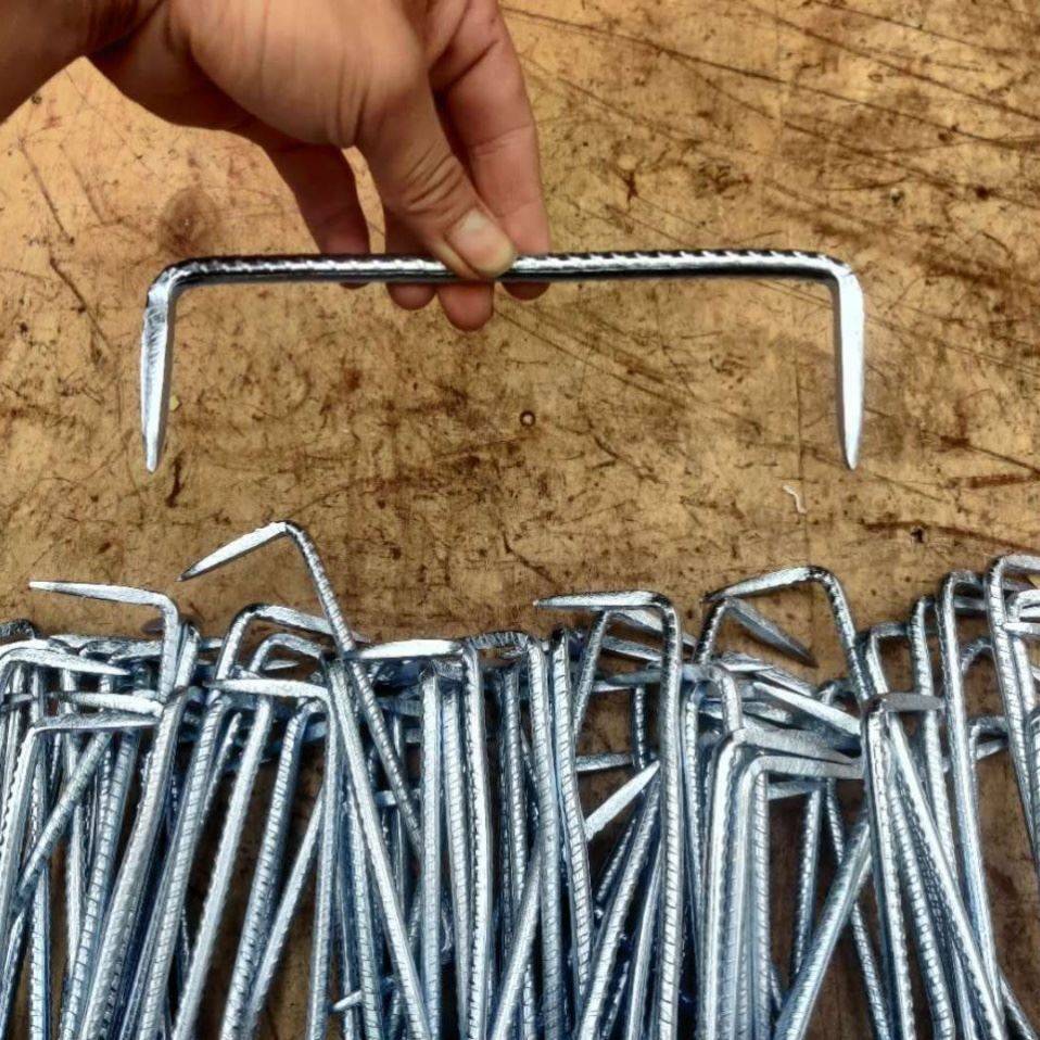 He's been working on a round-tangled pony nails and a hand-held pedal