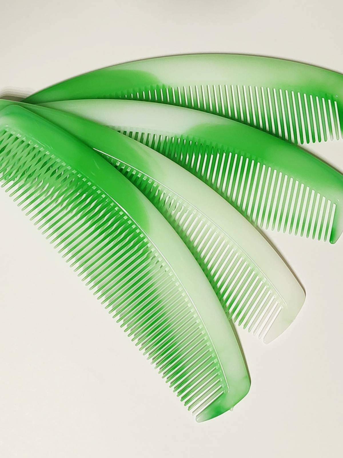 Crescent combing large 20cm beef tendon comb, constantly massage the hair combed hair combed scalp, hair combed