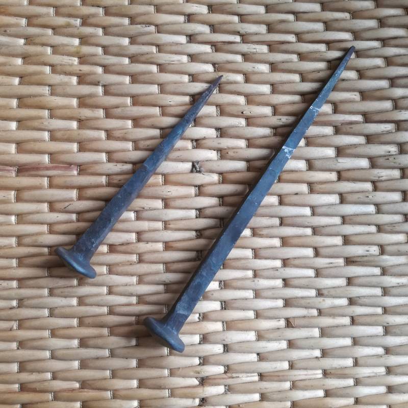 Blacksmith's ironing, life nails, coffin nails, old old nails, old nails, old nails