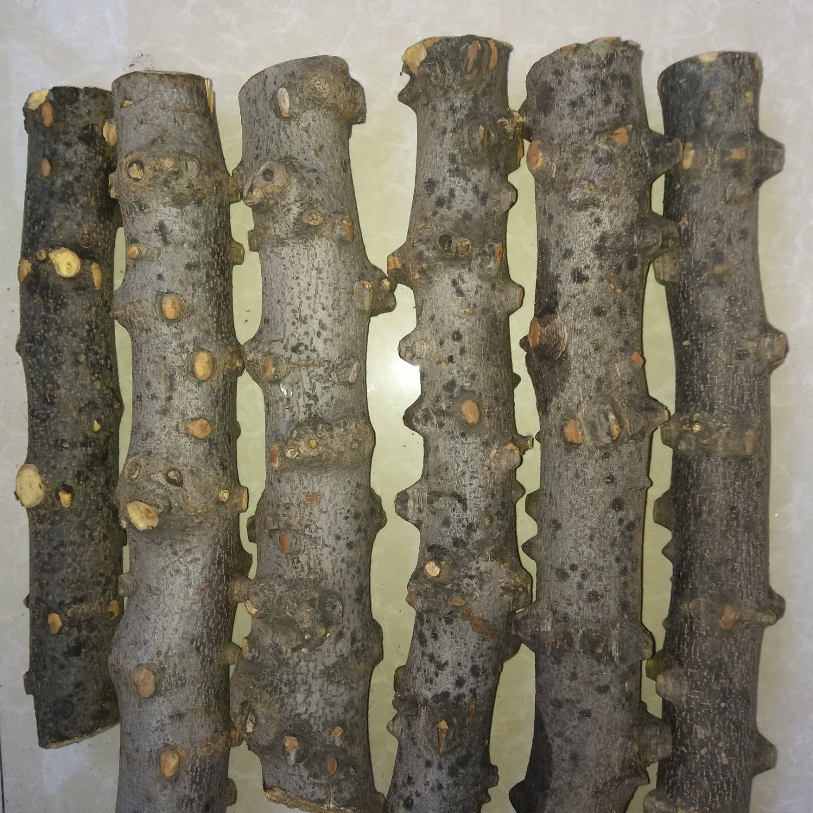 Pepper wood logs, pepper, wooden hand, peppermint wood massage stick knock stick, authentic peppercur wood