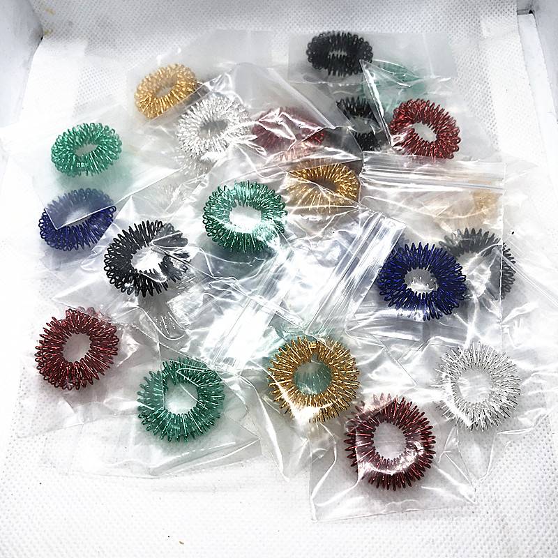 Self -produced mini metal finger massage finger massage ring metal finger massage ring relaxing fingers