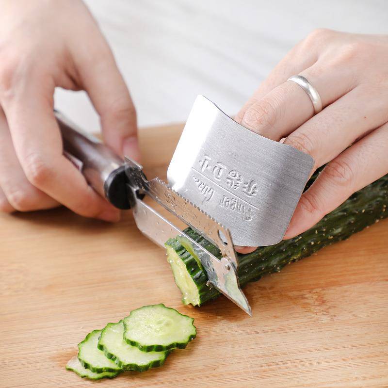304 stainless steel guard finger kitchen small tools finger guards without hurting hands can adjust the dish cutting anti -cutting shield