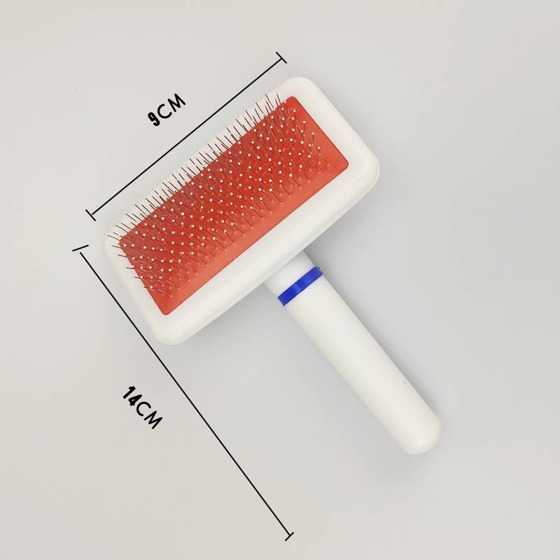 White small needle comb