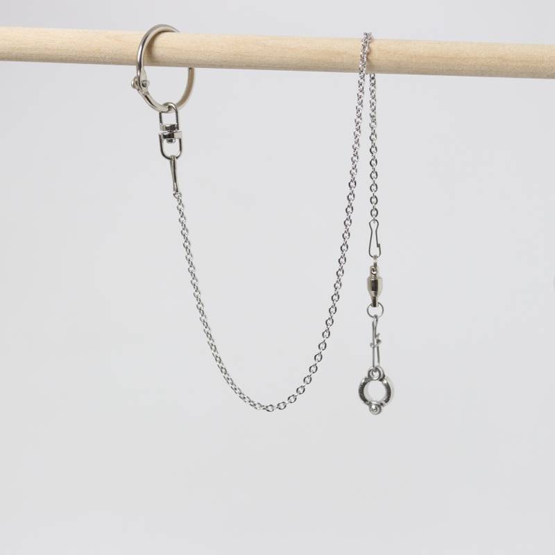 Number five. Metal leg ring 1 + chain 1