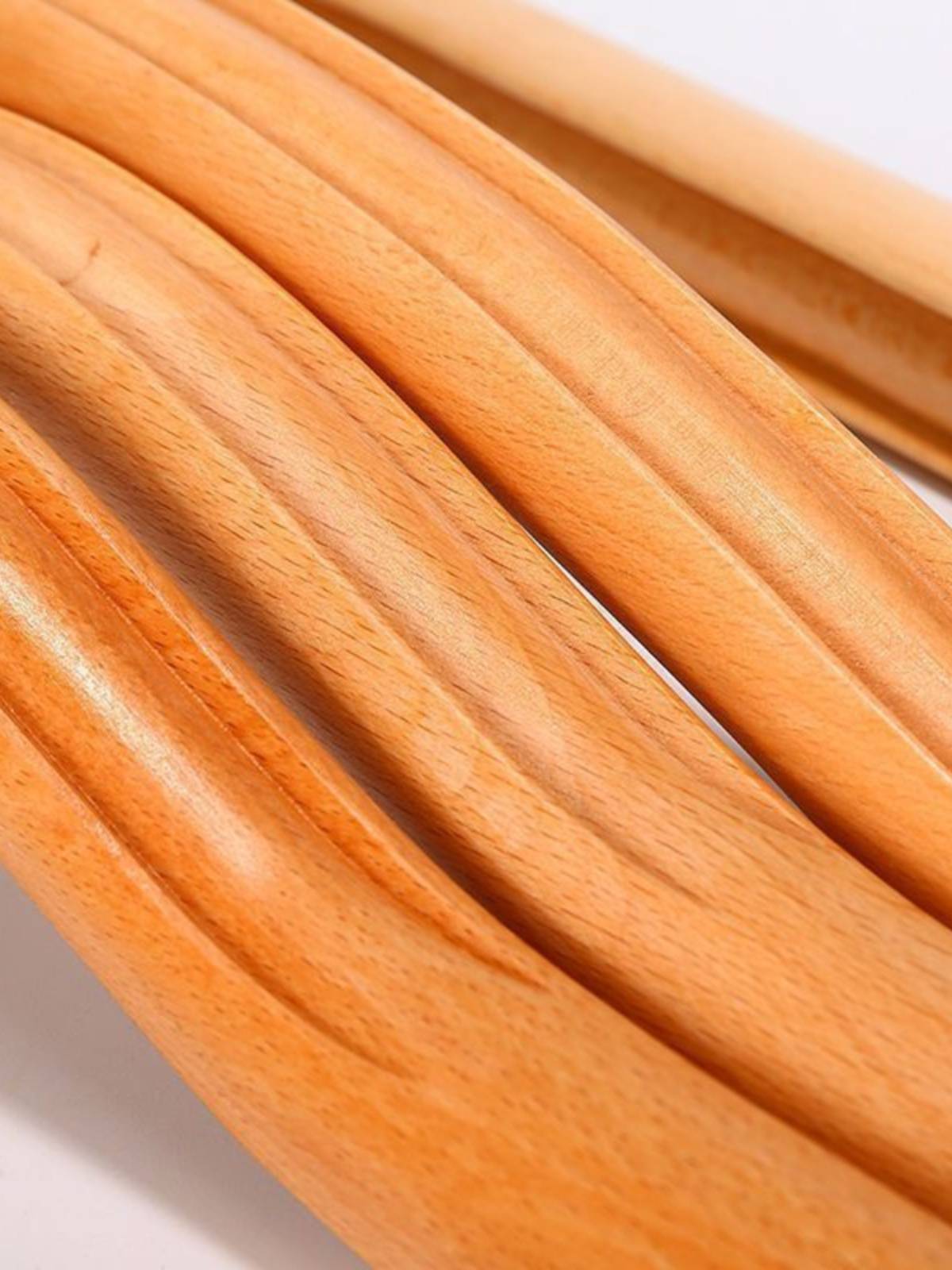 Rolling the gluten stick, a full body scraping, push back massage meridian stick beauty salon health massage stick to rush ribs
